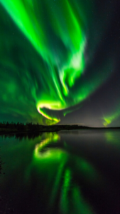 音信不通の人から連絡がくるオーロラの待ち受け画像