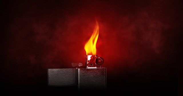 自分で火を放つ