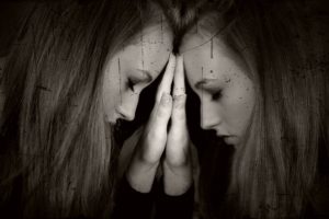 ツインレイ占いを信じすぎる危険