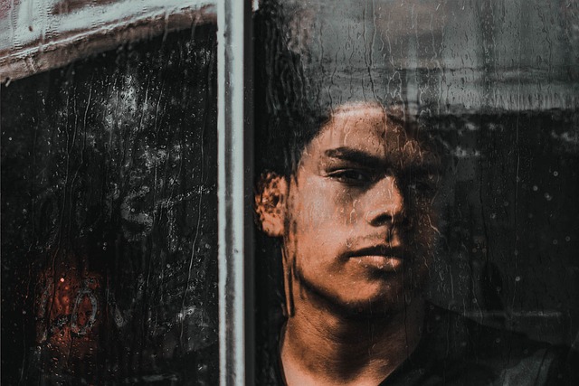 嫉妬に翻弄されるツインレイ男性