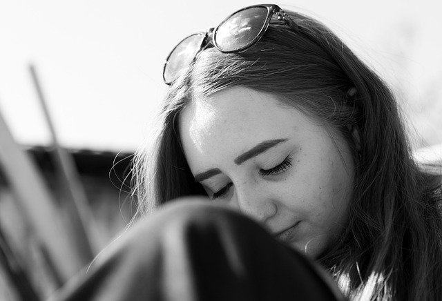 占いやカルマヒーリングを受ける