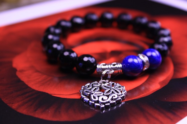 小綱神社のブレスレッドの効果的な持ち方