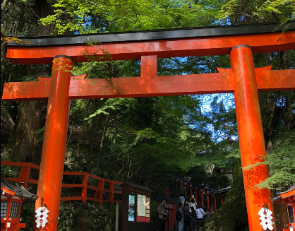 カップルで貴船神社に参拝すると呪われて別れる？