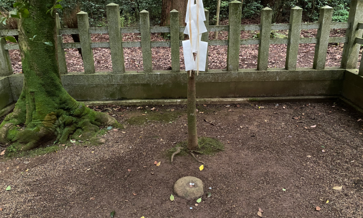 地震を起こす大鯰を押さえつける「要石」