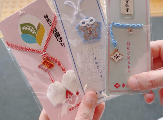 スズランのお守り効果で願いが叶った！ご利益の口コミ体験談