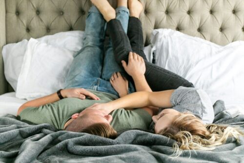 運命の人と一緒にいて眠くなってしまうときの対処法