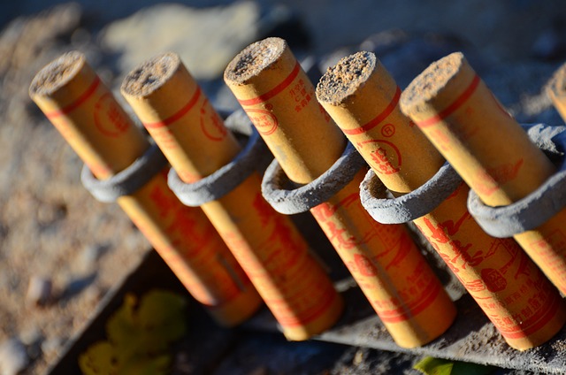 クラッカーのような爆発音：チャンスの訪れ