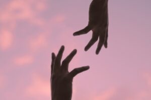 サイレント期間前のツインレイに邪魔する女性が現れる