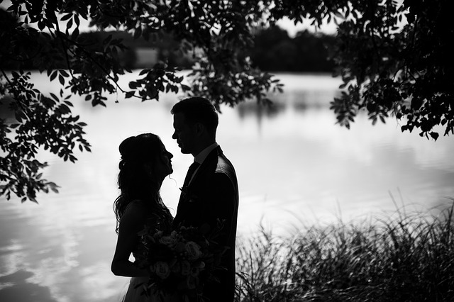 既婚者のツインレイとのキスに罪悪感…受け入れてもいいの?