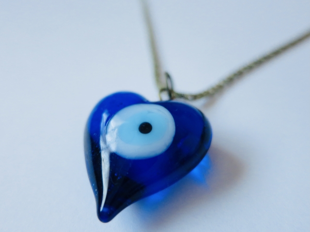 スピリチュアル効果を高めるナザールボンジュウの使い方