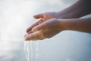 手のひらがかゆいときは浄化を行う