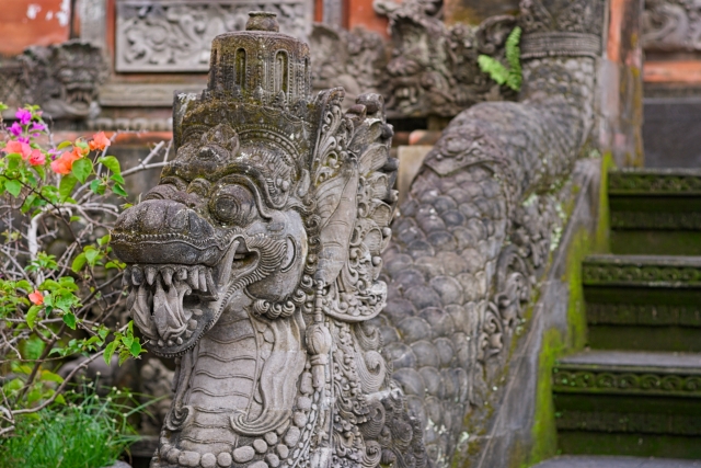 代表的な蛇神の王「ナーガラージャ」