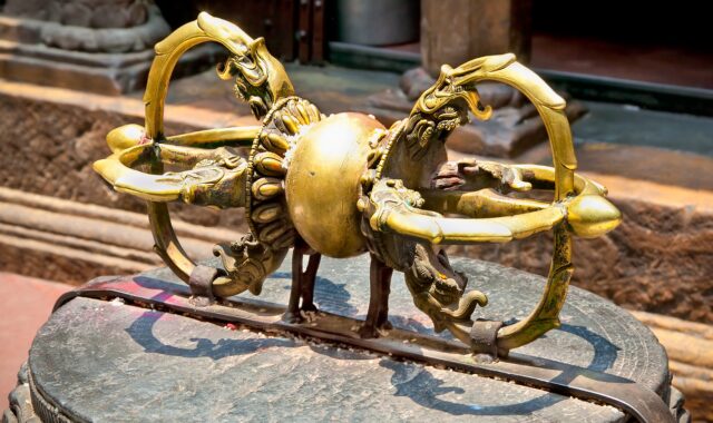 ドルジェの形状と象徴