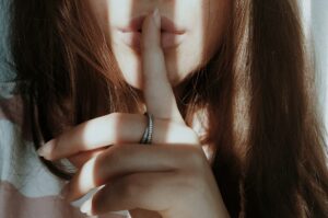 ケサランパサランを見つけても人に話さない