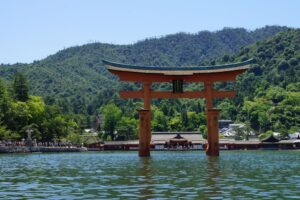 厳島神社のお焚き上げ