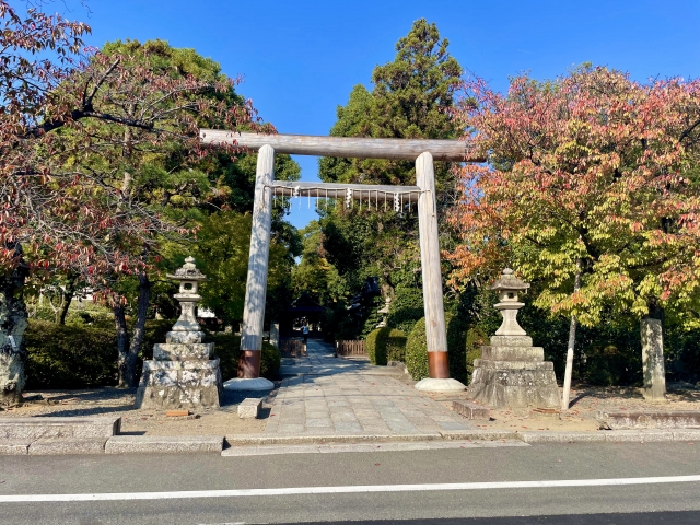 「鳥居は男女を表している」という説とは
