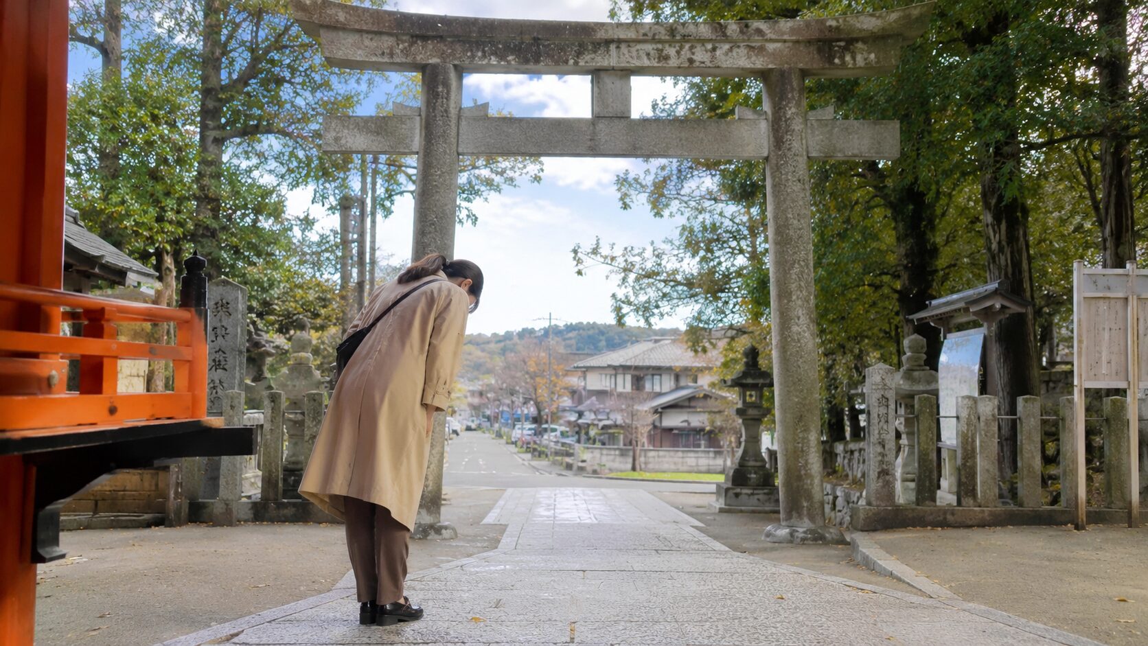 帰るときは鳥居を出てから振り返って一礼する