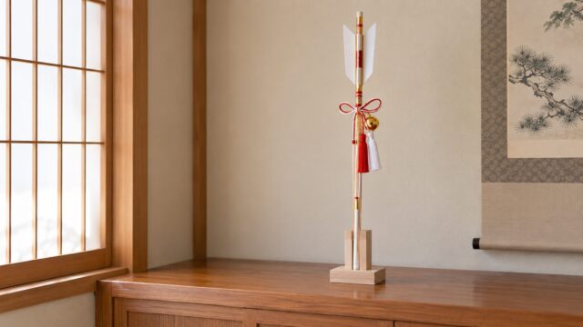 神棚があるなら神棚やその周辺へ飾る